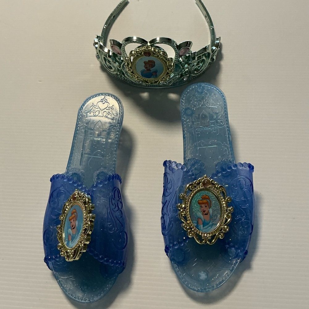 Disney’s Cinderella little girl shoes and tiara
